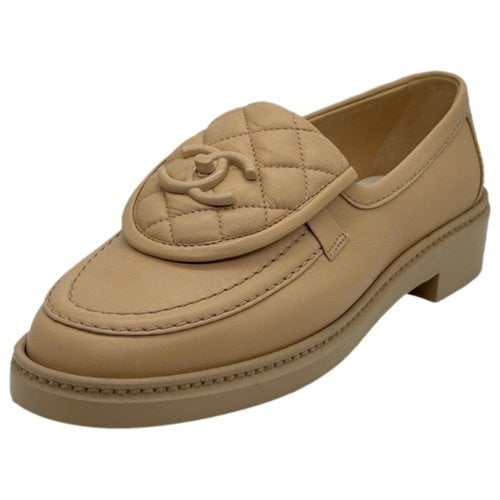 Pre-owned Chanel Leather Flats In Beige
