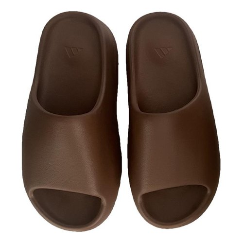Pre-owned Yeezy X Adidas Sandal In Brown