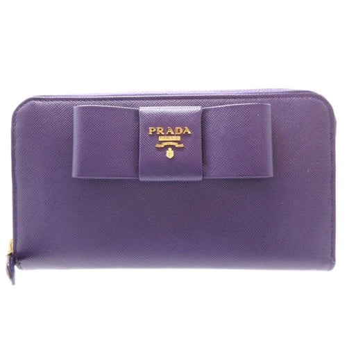 Pre-owned Prada Leather Purse In Purple
