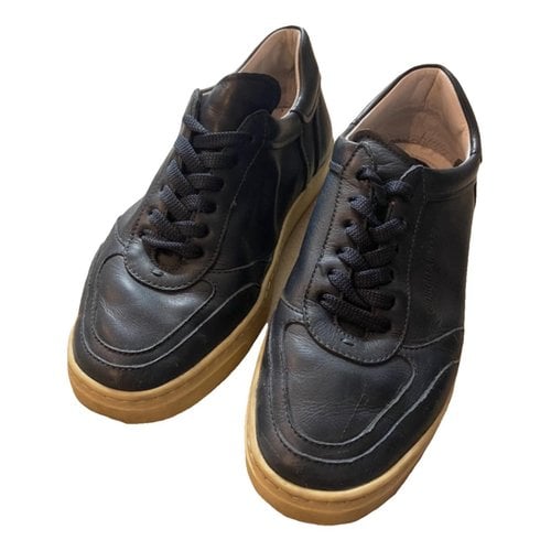 Pre-owned Giorgio Armani Leather Trainers In Black