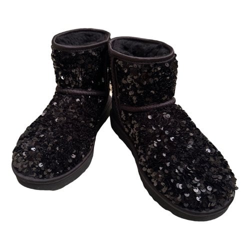 Pre-owned Ugg Glitter Snow Boots In Black