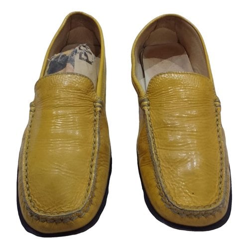 Pre-owned Tod's Leather Flats In Yellow