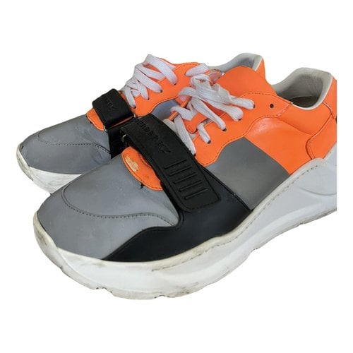 Pre-owned Burberry Leather Low Trainers In Orange