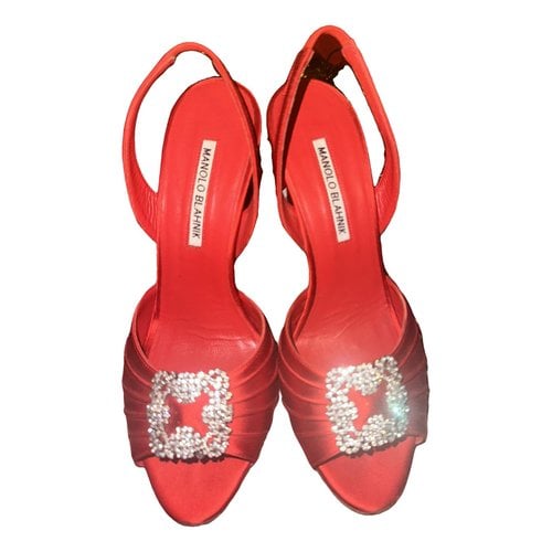Pre-owned Manolo Blahnik Hangisi Cloth Sandal In Red