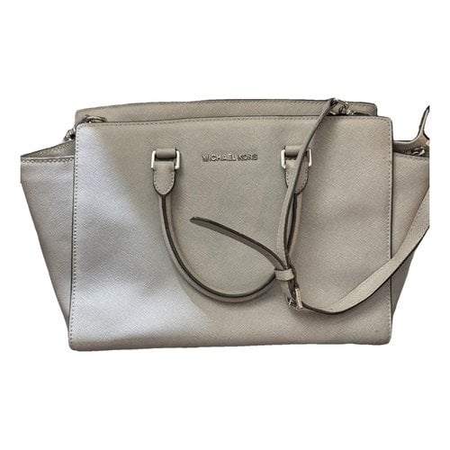 Pre-owned Michael Kors Savannah Leather Crossbody Bag In Grey