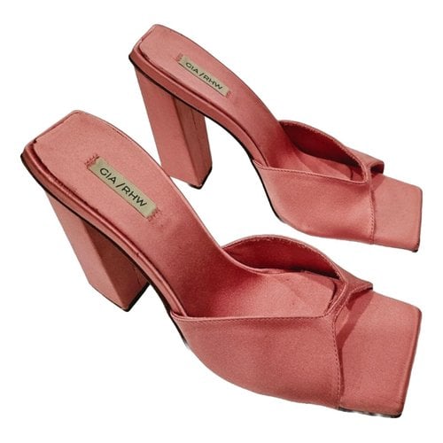 Pre-owned Gia Borghini Cloth Sandal In Pink