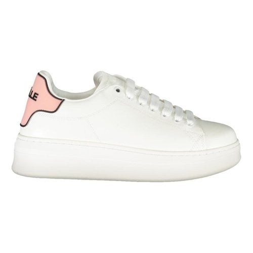 Pre-owned Gaelle Paris Trainers In White