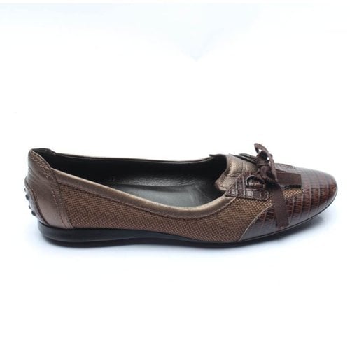 Pre-owned Tod's Leather Flats In Brown