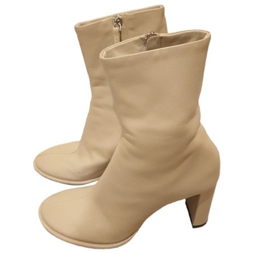Pre-owned The Row Leather Boots In Beige