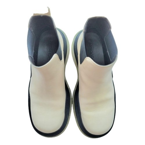 Pre-owned Bottega Veneta Lug Leather Boots In Beige