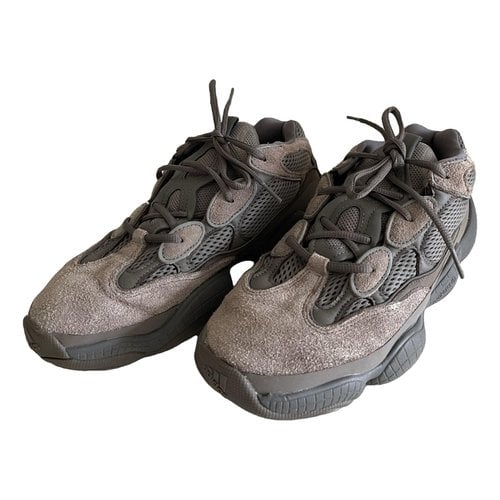 Pre-owned Yeezy X Adidas Low Trainers In Brown
