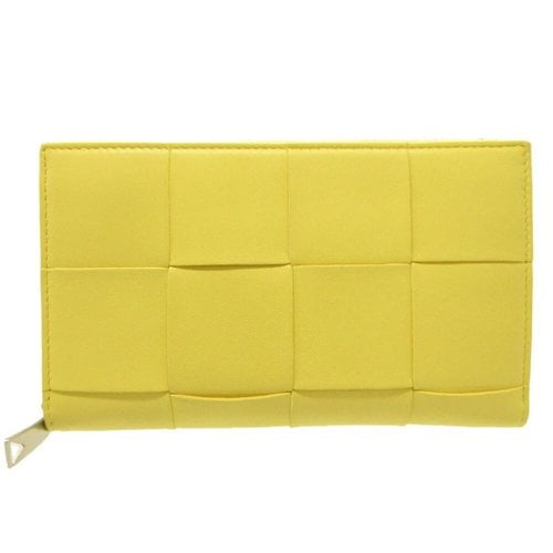 Pre-owned Bottega Veneta Intrecciato Leather Wallet In Yellow