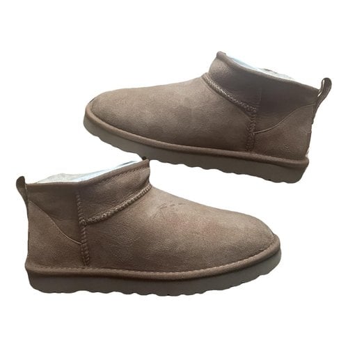 Pre-owned Ugg Leather Trainers In Camel