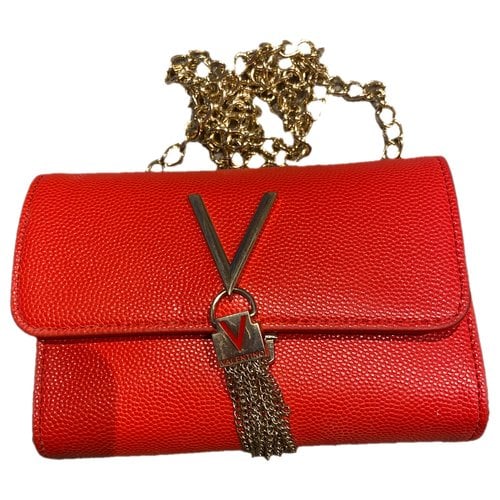 Pre-owned Valentino By Mario Valentino Leather Clutch Bag In Red