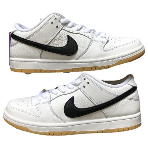 Pre-owned Nike Sb Dunk Low Leather Low Trainers In White