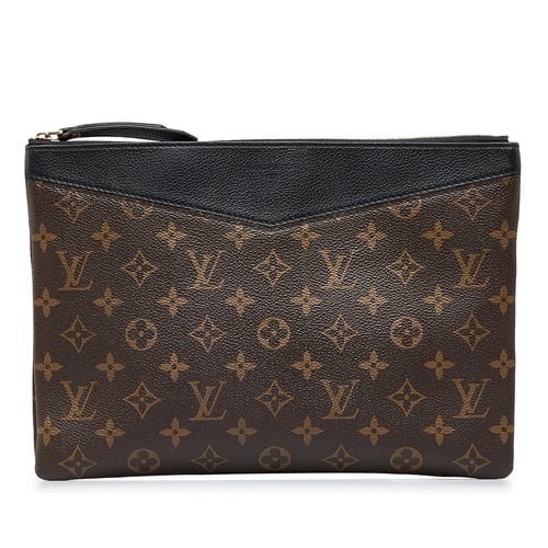 Pre-owned Louis Vuitton Leather Clutch Bag In Brown