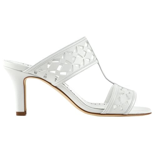 Pre-owned Manolo Blahnik Leather Mules In White