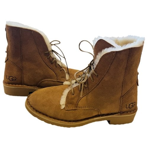 Pre-owned Ugg Leather Snow Boots In Beige