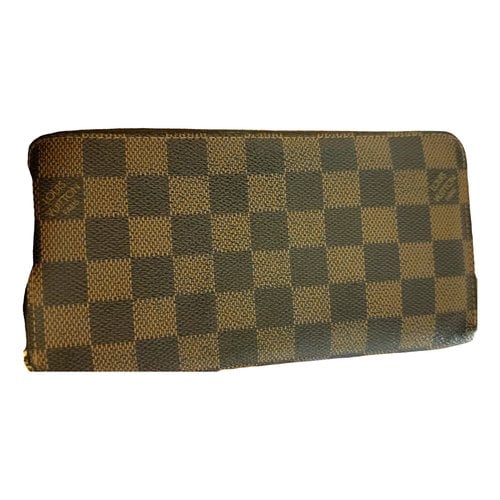Pre-owned Louis Vuitton Zippy Patent Leather Wallet In Brown