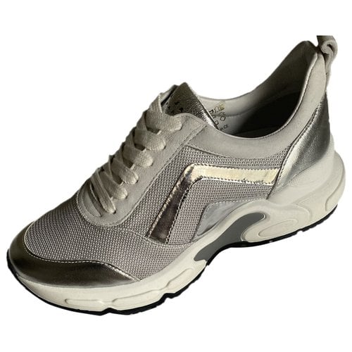 Pre-owned Tara Jarmon Leather Trainers In Silver