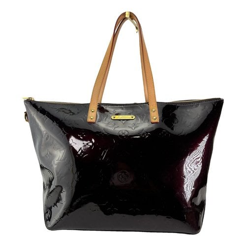 Pre-owned Louis Vuitton Bellevue Patent Leather Handbag In Purple