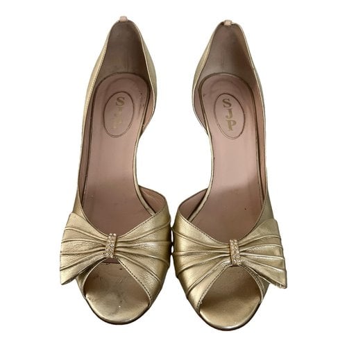 Pre-owned Sjp By Sarah Jessica Parker Leather Heels In Gold