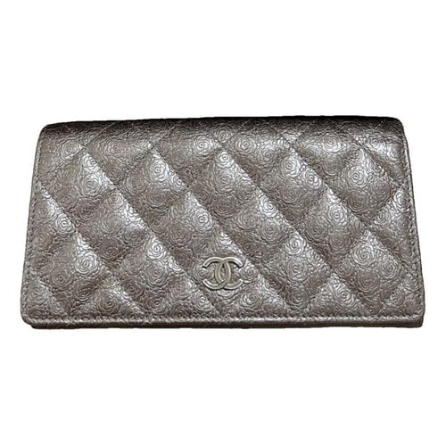 Pre-owned Chanel Timeless/classique Leather Wallet In Metallic