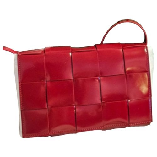 Pre-owned Bottega Veneta Cassette Leather Crossbody Bag In Red