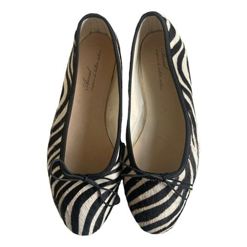 Pre-owned Anniel Pony-style Calfskin Ballet Flats In Multicolour