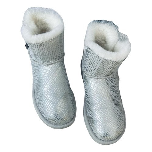 Pre-owned Ugg Leather Snow Boots In Metallic