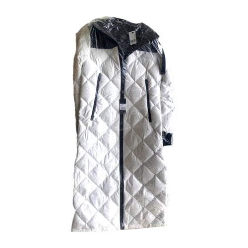 Pre-owned Moose Knuckles Parka In White