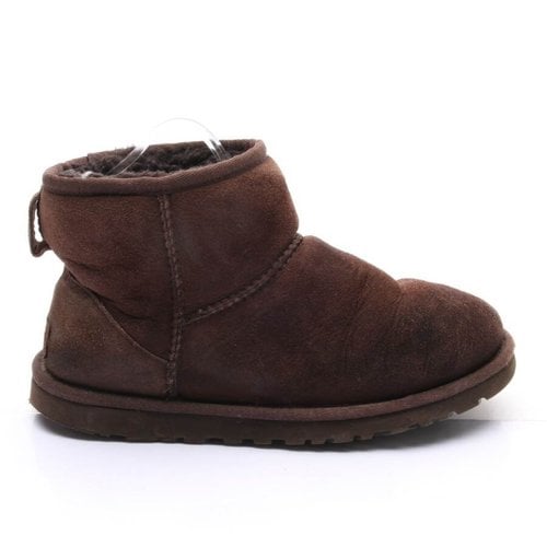 Pre-owned Ugg Leather Trainers In Brown