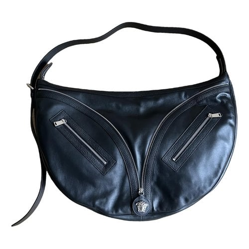 Pre-owned Versace La Medusa Leather Weekend Bag In Black
