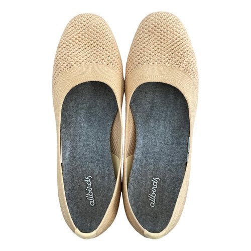 Pre-owned Allbirds Cloth Flats In Beige