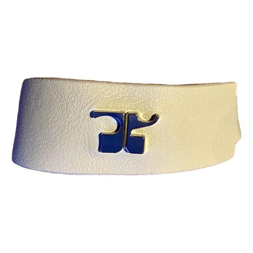 Pre-owned Courrèges Leather Bracelet In Ecru