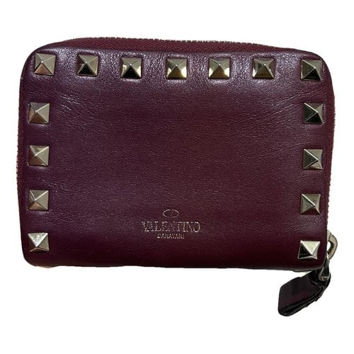 Pre-owned Valentino Garavani Rockstud Leather Wallet In Burgundy