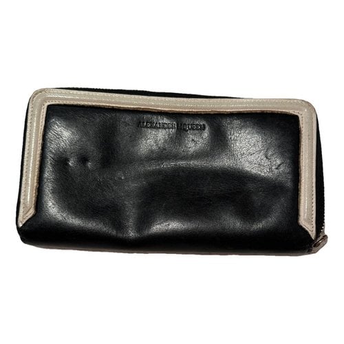 Pre-owned Alexander Mcqueen Leather Purse In Black