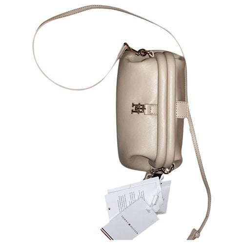 Pre-owned Tommy Hilfiger Leather Crossbody Bag In Beige