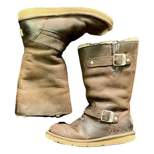 Pre-owned Ugg Leather Snow Boots In Brown