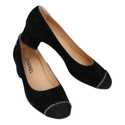 Pre-owned Chanel Flats In Black