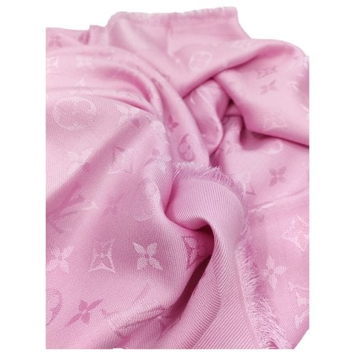 Pre-owned Louis Vuitton Châle Monogram Silk Neckerchief In Pink