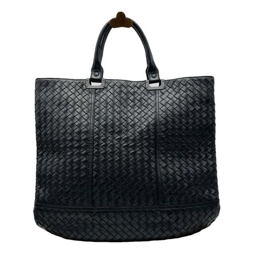 Pre-owned Bottega Veneta Maxi Cabat 30 Leather Handbag In Black