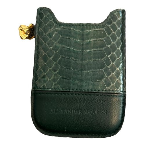 Pre-owned Alexander Mcqueen Leather Card Wallet In Green