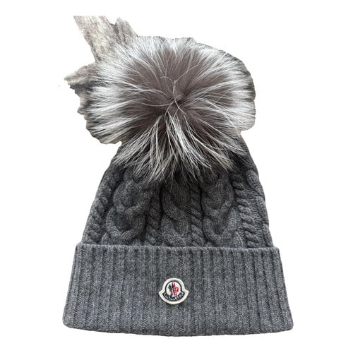 Pre-owned Moncler Beanie In Grey
