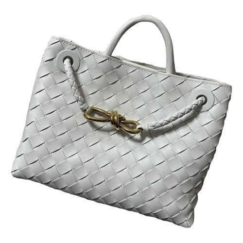Pre-owned Bottega Veneta Andiamo Leather Handbag In White