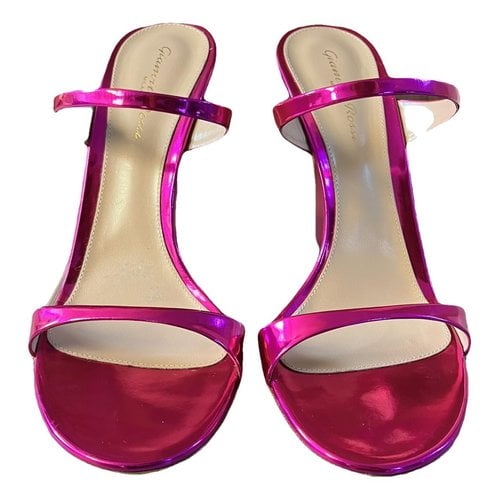 Pre-owned Gianvito Rossi Patent Leather Mules & Clogs In Pink