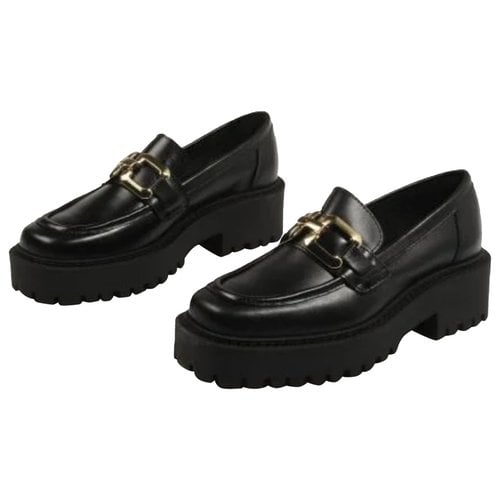 Pre-owned Rebecca Leather Flats In Black