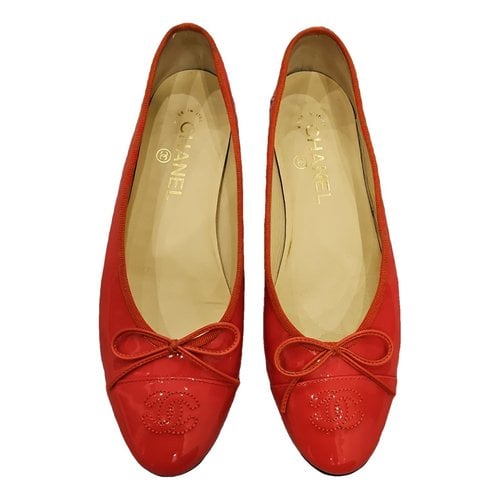 Pre-owned Chanel Patent Leather Ballet Flats In Orange