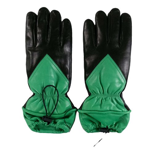 Pre-owned Bottega Veneta Leather Gloves In Black