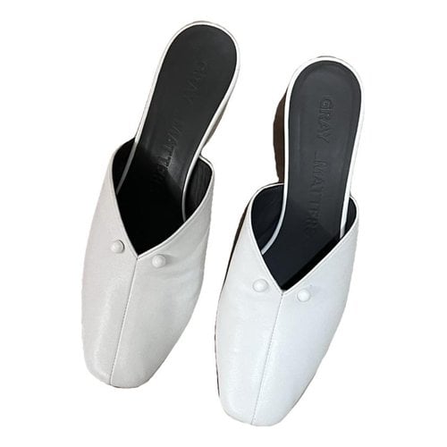 Pre-owned Gray Matters Leather Mules & Clogs In White